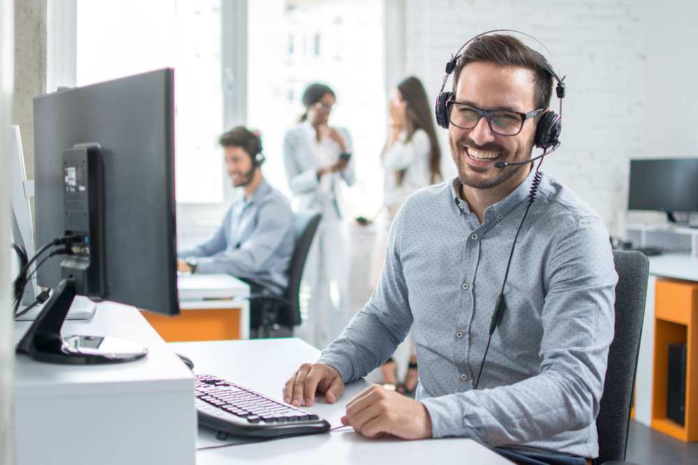 The Differences Between Help Desk Support and Desktop Support